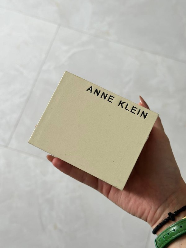 Женские часы Anne Klein