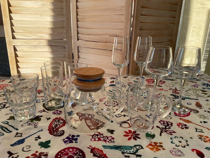 Посуды и кухонные принадлежности: чайник, кружки, тарелки, сковорода и емкости 4