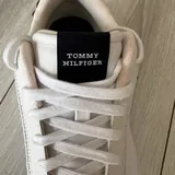 Men's branded Tommy Hilfiger sneakers, size 42 4