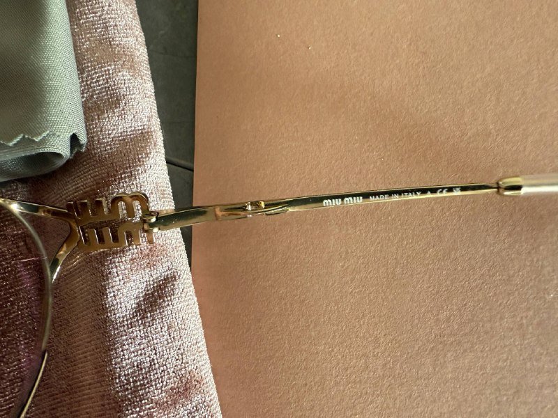 Женские и мужские солнцезащитные очки Miu Miu и Louis Vuitton 3