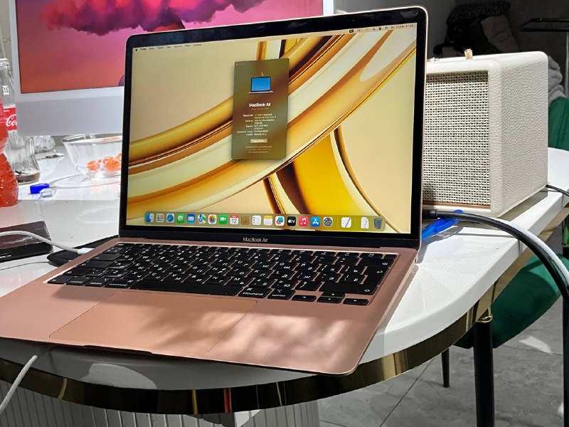 Продам MacBook Air 13” 2020 2