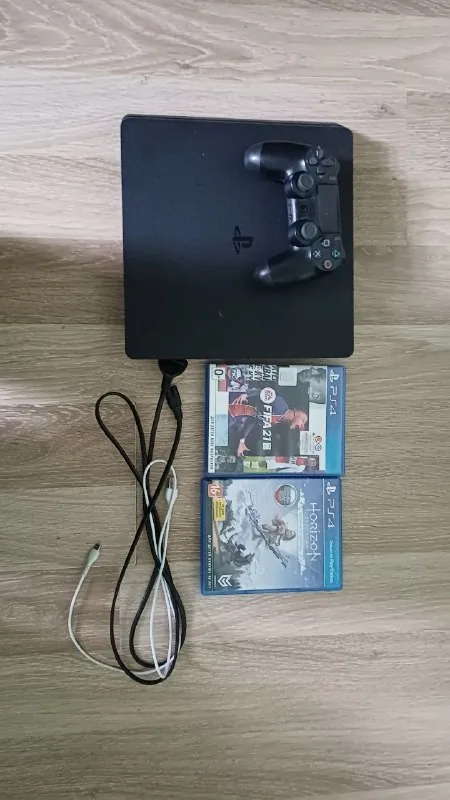 PS4 Slim, DualShock 4, Horizon Zero Dawn, FIFA 21