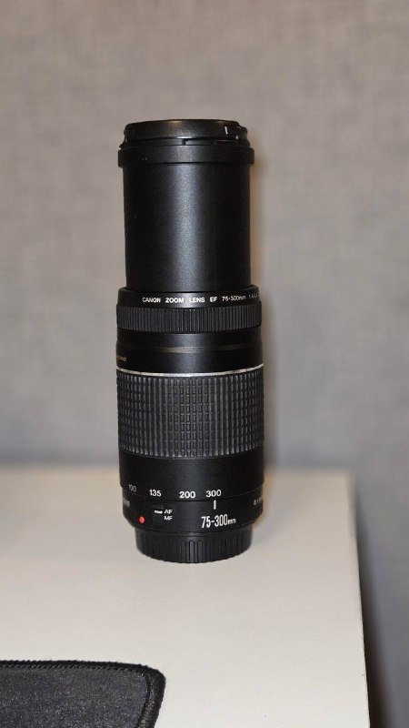Камера Canon EOS 1200D, объектив 75-300мм, сумка Canon EOS 4