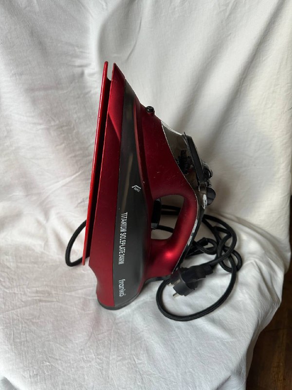 Швейная машинка Janome HOMEDECOR 2320, ткани, нитки, утюг 5