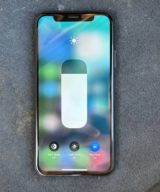 iPhone XS в хорошем состоянии 4