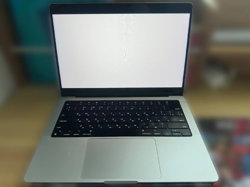 MacBook Pro на M1 Pro, iPad 9 2