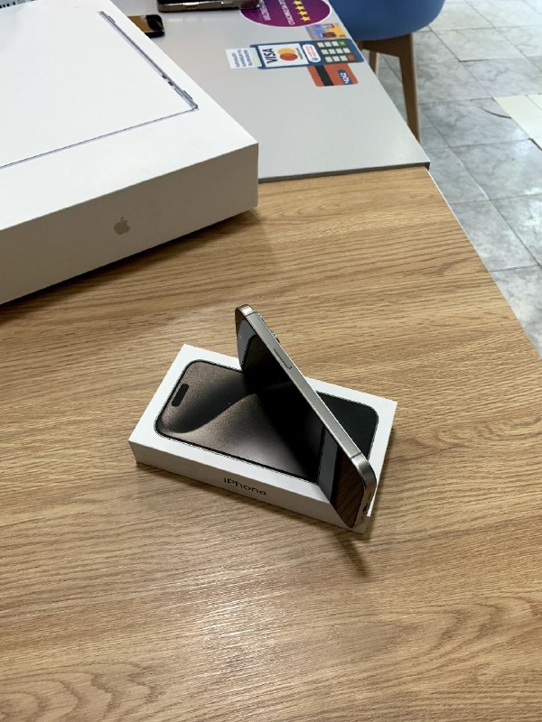 iPhone 15 Pro / 256 GB / цвет серый 4