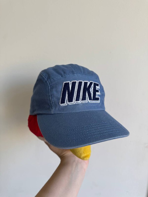 Топ Ellesse, Джинсы Dsquared2, Кепка Nike, Сумка Kipling, Футболка C.P. Company, Харрингтон GAP, Худи Fred Perry, Лонгслив The North Face, Штаны Fjällräven 3