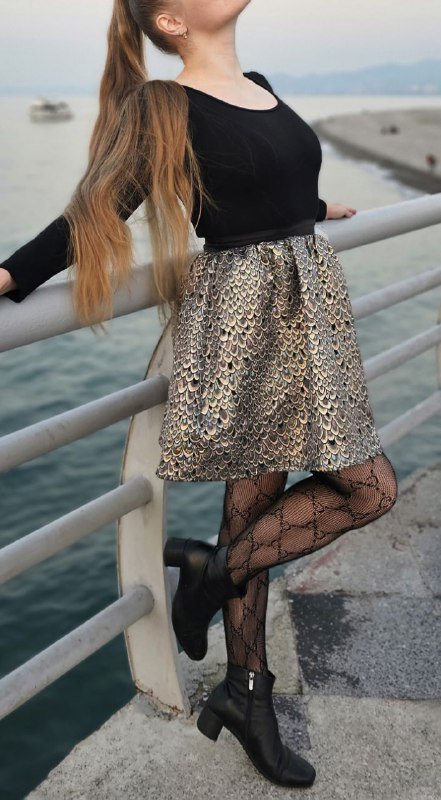 Нарядное платье черное с золотистым низом 40-42