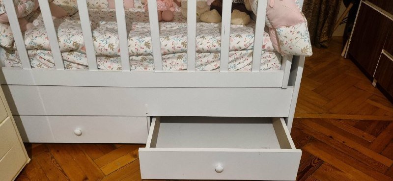 Детская кроватка с матрасом