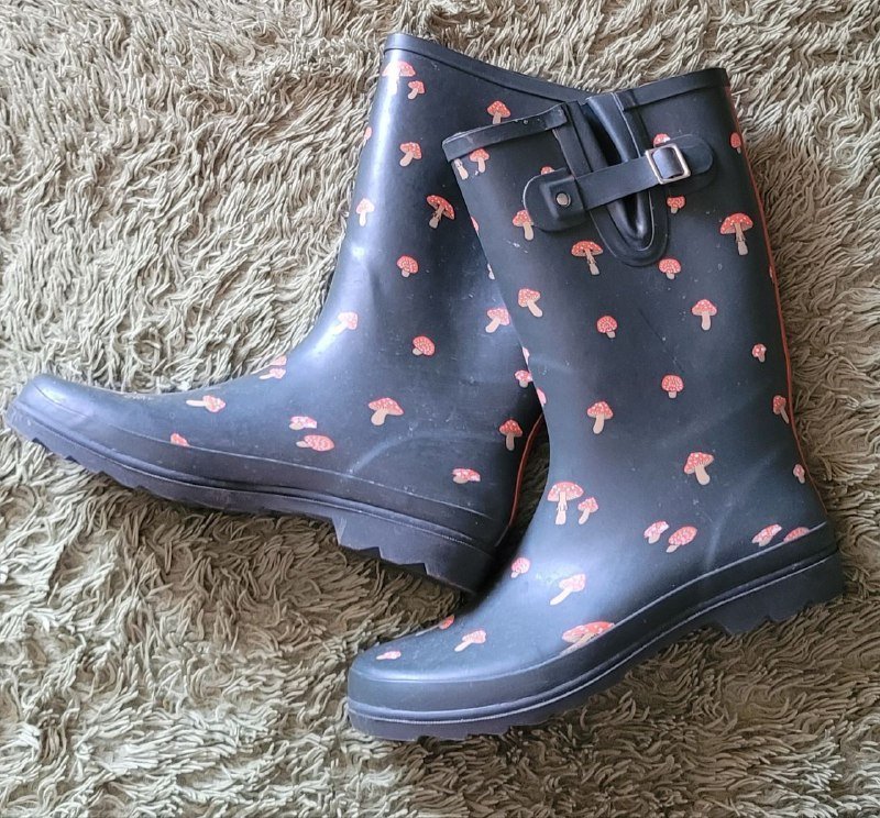 Изомальт, духи, бутылка, грелка, ёмкости, серьги, сапоги, формы, палочки для мороженого