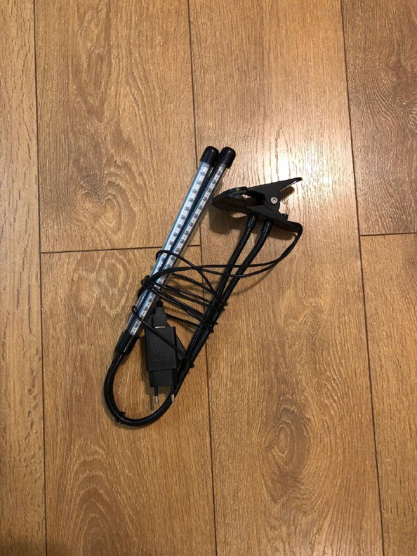 МФР ролл, фитолампа, сумка для ноутбука, телефон ZTE, секатор, бутылка спортивная, книги 2