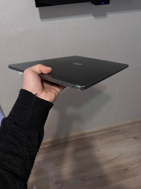 Macbook Pro 2018 i7 32GB 500GB SSD 7