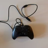 Диски Gorillaz, камера (не работает), наушники Xbox, геймпад 4