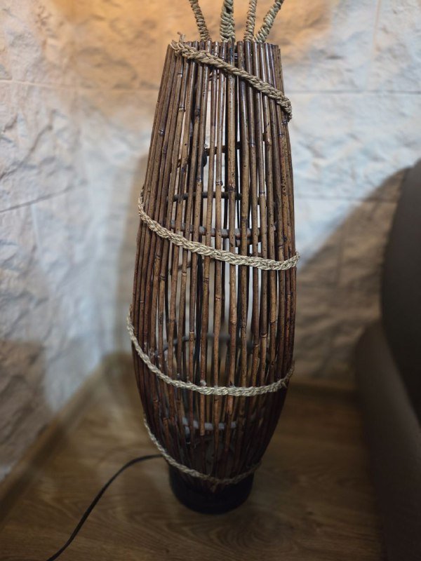 Настольный декоративный светильник с абажуром 3