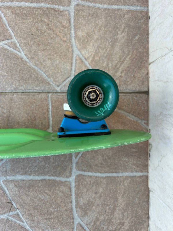 Зеленый скейтборд для катания 4