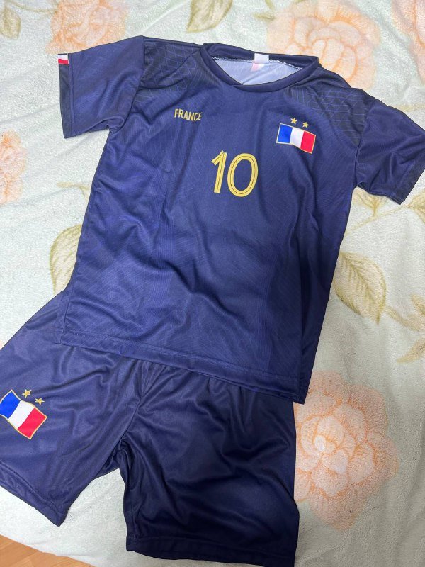 Футбольный костюм на рост 140