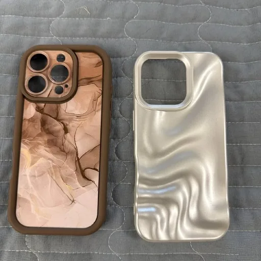 Чехлы на iPhone 16 Pro