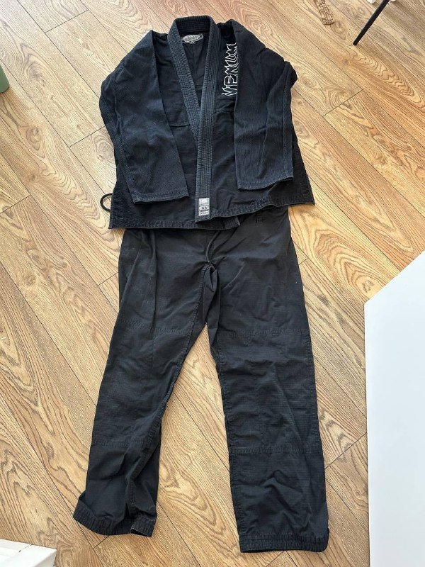 Перчатки Everlast, шлем, вкладыши, скакалка, бутылка, кимоно 4