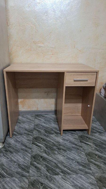 Стол для работы за компьютером