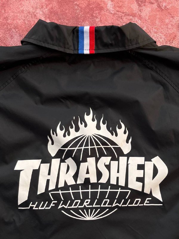 Goretex L.L. Bean jacket, Oakley shirt, Salomon bag, HUF x THRASHER windbreaker, Champion jacket 4