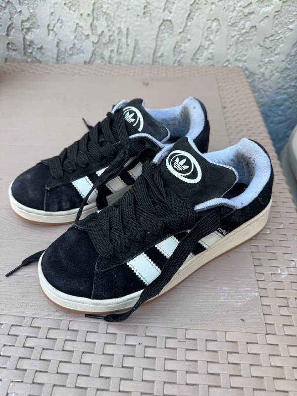 Кроссовки Adidas 37-38 размер