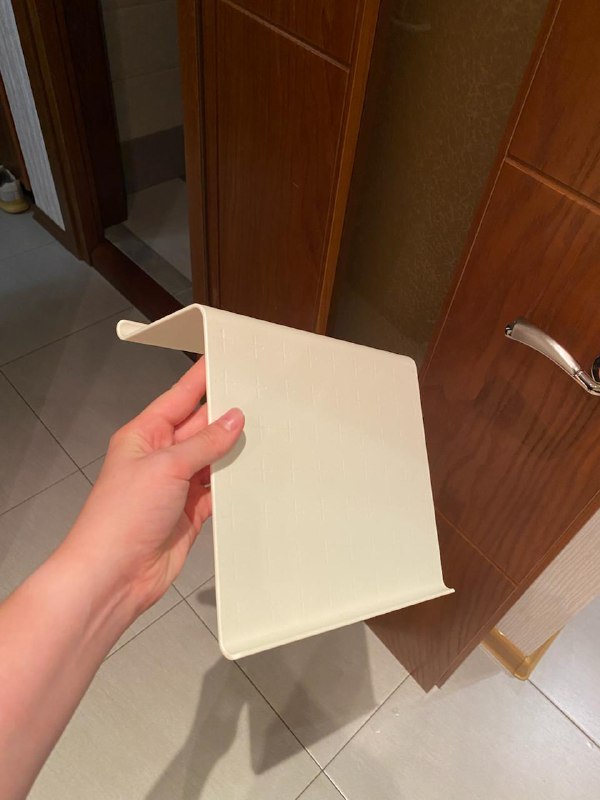 Скакалка, подставка для ноутбука, настольная игра, рюкзак, массажная щетка, блендер 5