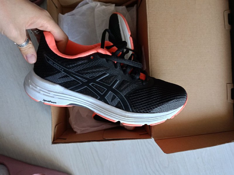 Женские кроссовки Asics 36 размер новые оригинал