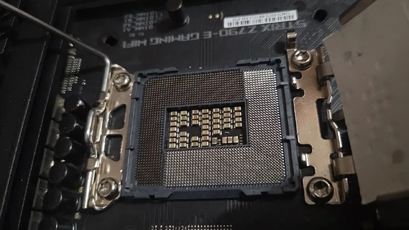 Материнская плата ASUS ROG Strix Z790 E Gaming WiFi 1