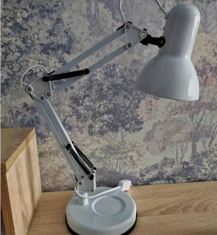 Стол, клавиатура, лампа, набор кастрюль 5