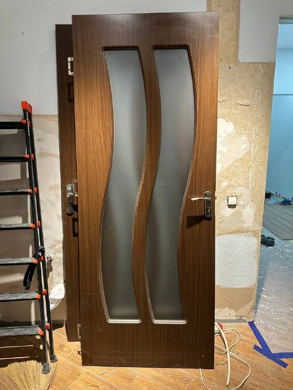 Межкомнатные двери б/у 3 шт