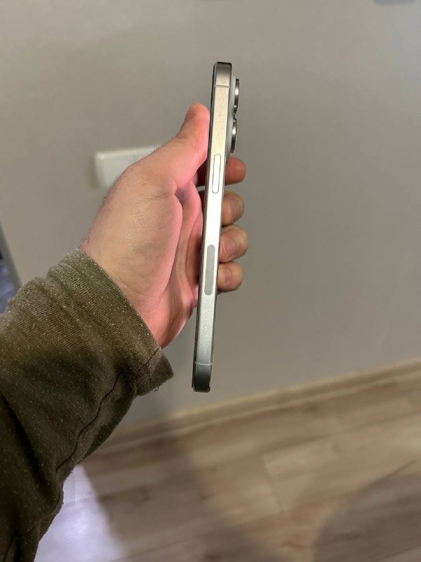 IPhone 15 Pro Max 256 GB 5