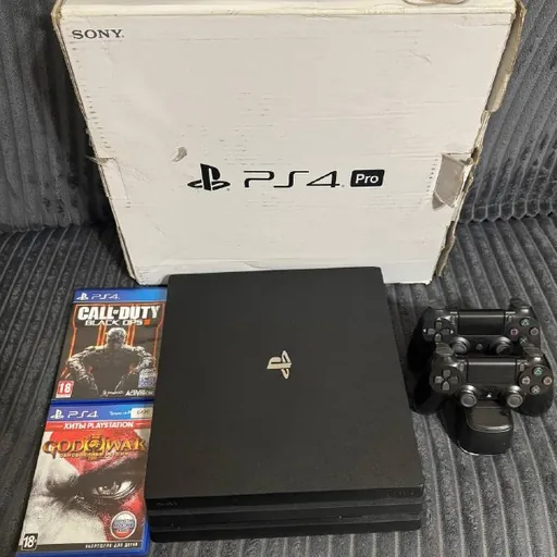 PlayStation 4 Pro, 2 контроллера, 2 диска