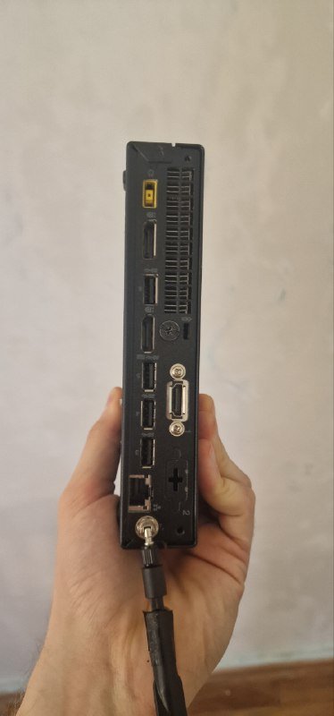 Портативный компьютер Lenovo ThinkCentre i3 16ГБ SSD 256ГБ HDD 512ГБ