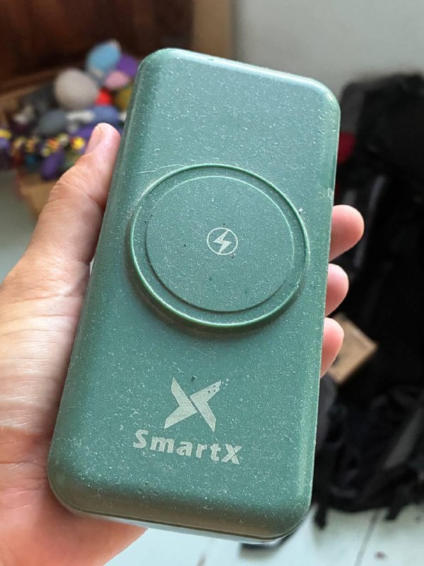 Рюкзак, коврик, повербанк, щетка, ножницы и разные вещи бесплатно 5