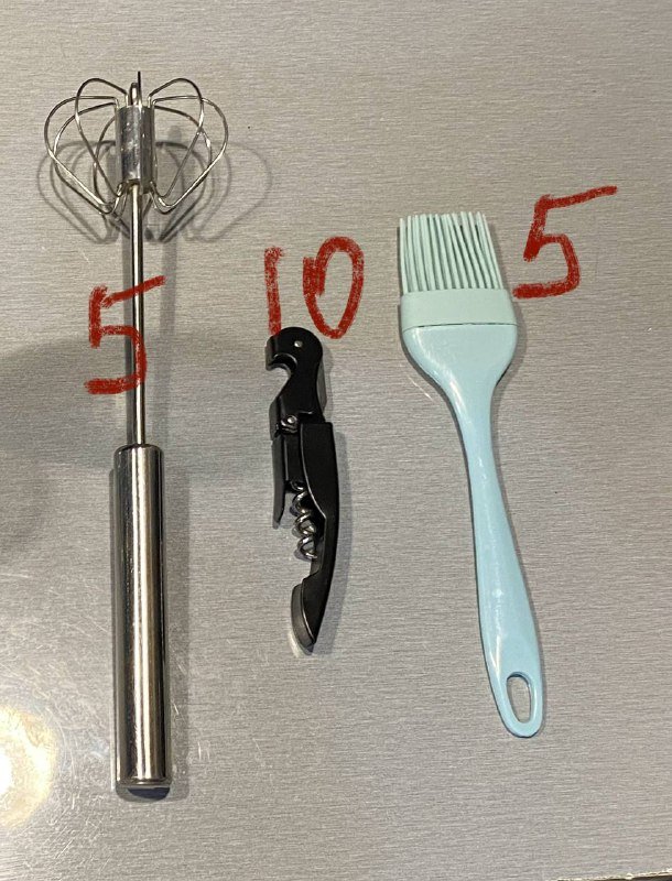 Бокалы, открывашка, венчик, лотки, шкатулка, когтеточка, игрушка, чайник, прихватки, банки, чесалка, весы, половник, нож, сапоги, сумка, кофта 2