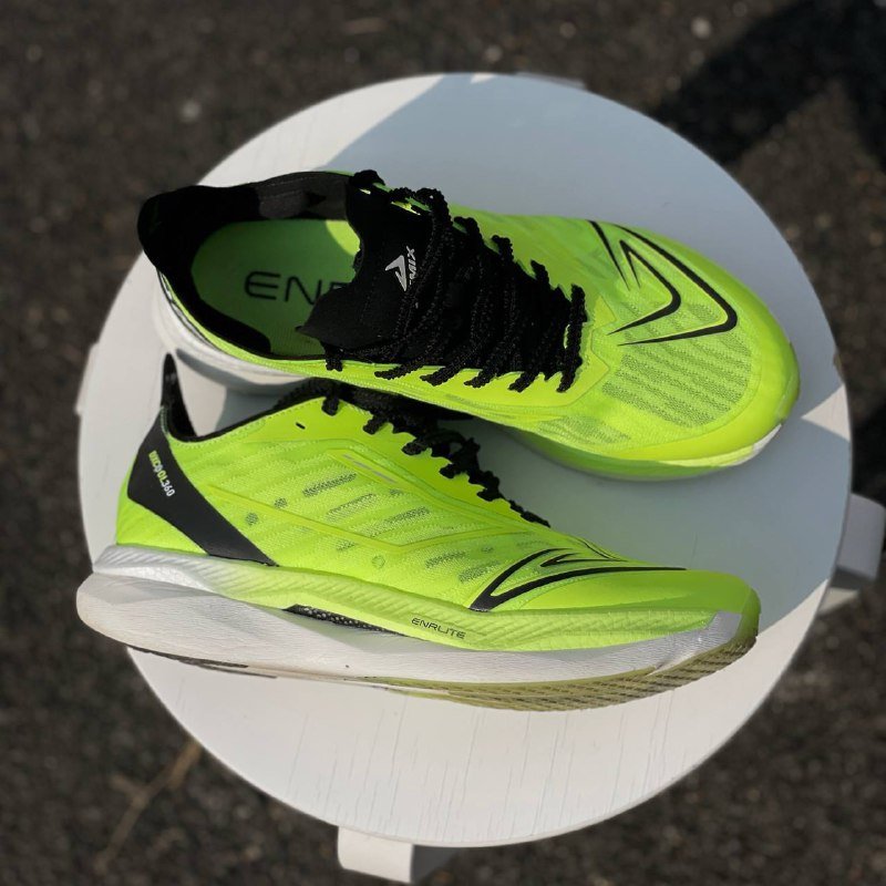 Беговые кроссовки Demix размер 41 3