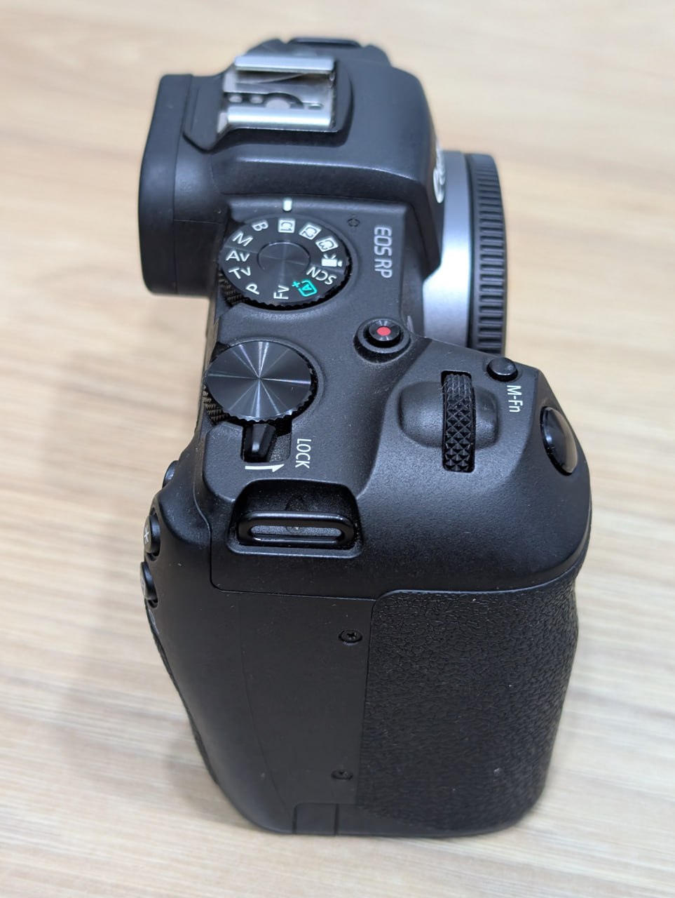 Камера Canon EOS RP body, аккумулятор, зарядное устройство 5