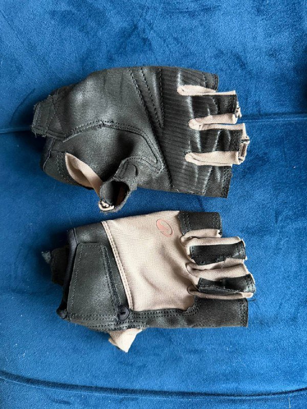 гантели, наколенники, накладки для турника, резинка, перчатки, сумка для телефона 5