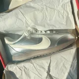 Женские кроссовки Nike Pacific 2