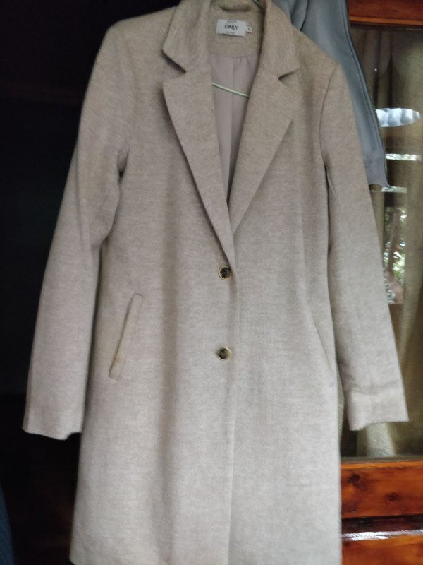 Стильное пальто Only бежево-розовое 2