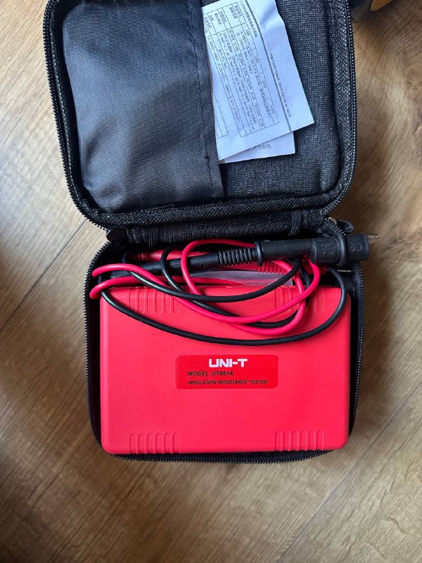 Тестер сопротивления изоляции UNI-T UT501A 2
