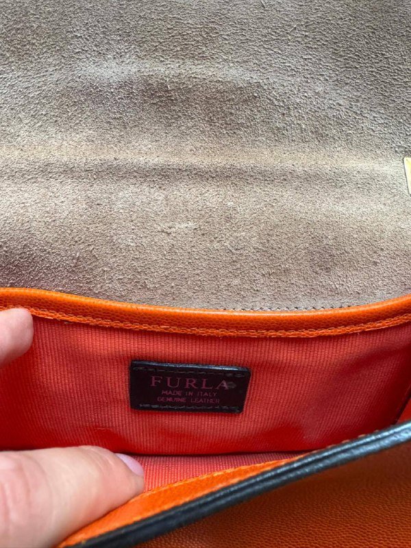 Женские сумки Furla и Guess б/у 2