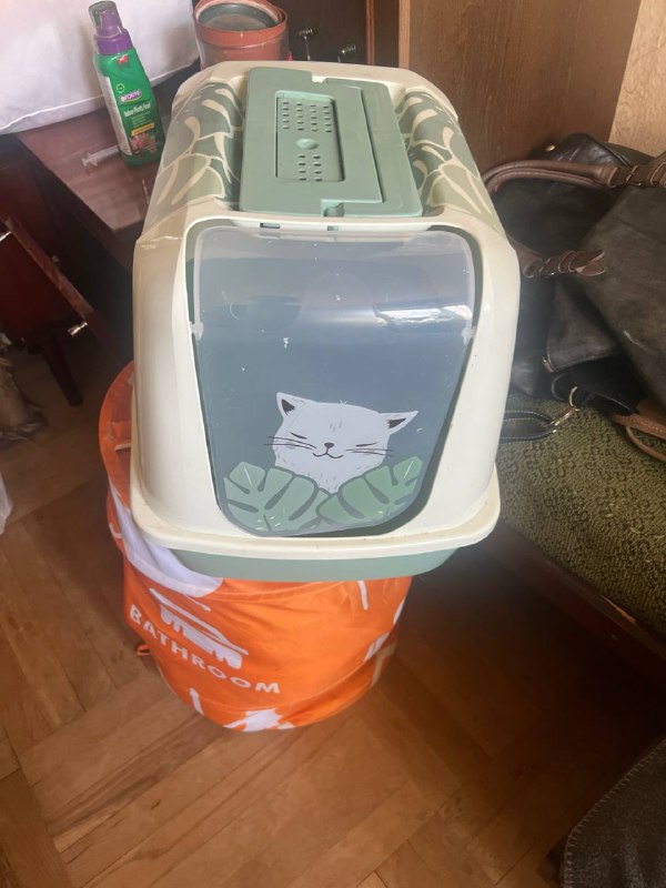 Закрытый лоток для кота 2