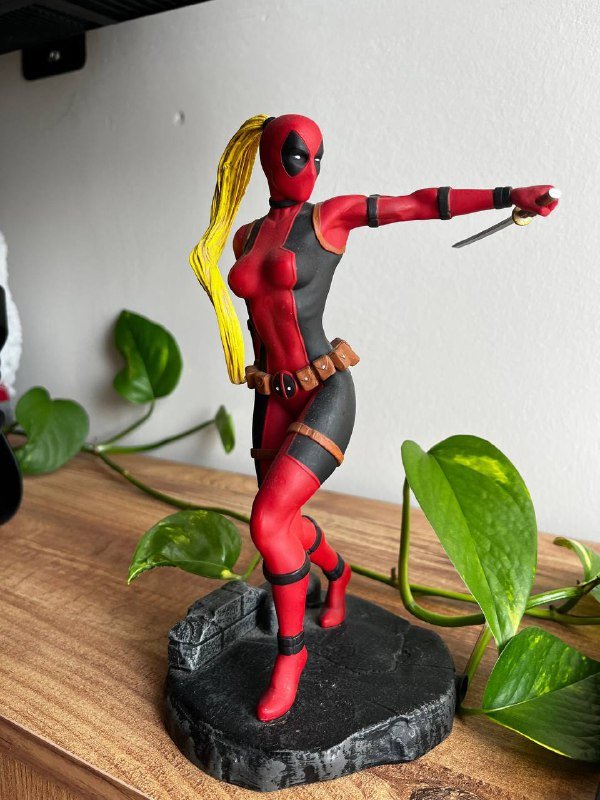 Фигурка Ледипул, гномик, HomePod mini, дорожная подушка, елочка, настольный вентилятор