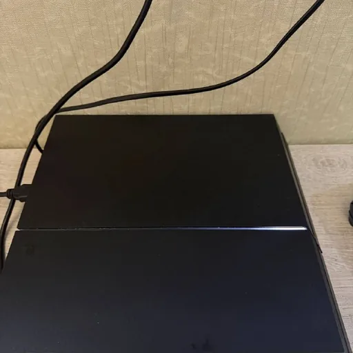 PS4 Slim 1 TB, джойстики, игры