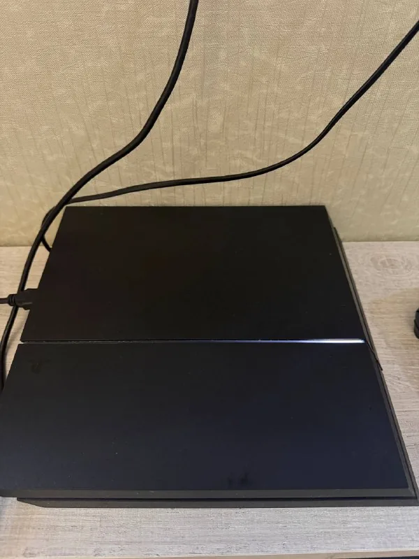 PS4 Slim 1 TB, джойстики, игры 1