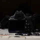 Canon EOS 550D с объективом 1