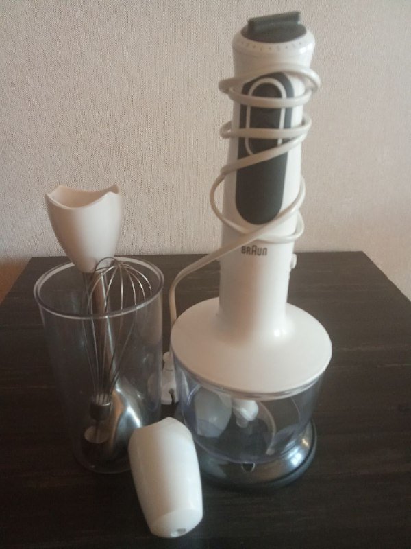 стол, стул, блендер Braun, гладильная доска, детский чемодан 3