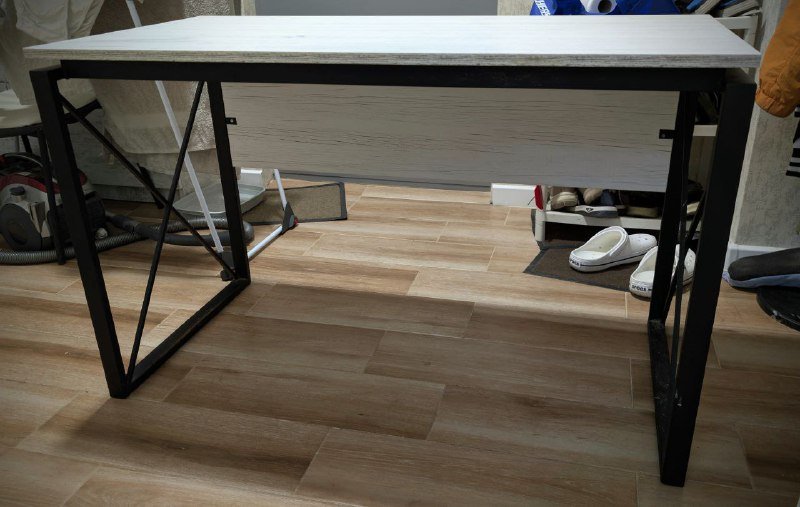 Светлосерый стол 120х60 см 3